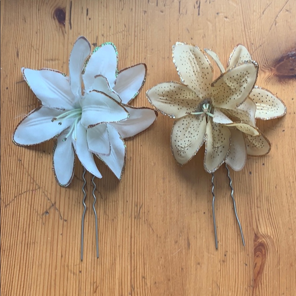 Flower hair pins